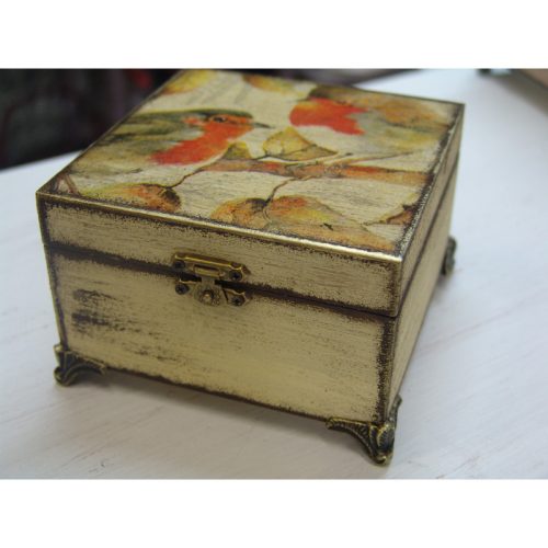 Fém dobozláb + csavarok 4db/csomag