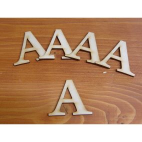 Natúr fa - Betű Carmen 5db/csomag 5cm