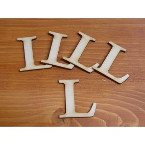 Natúr fa - Betű Carmen 5db/csomag 5cm