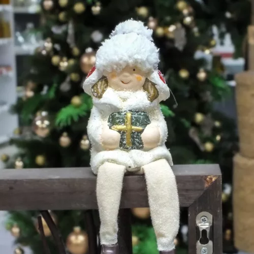 Lógólábú gyermek ajándékkal