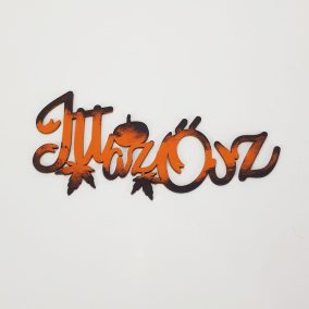   Natúr fa - 'Itt az ősz' felirat koszorúra festett