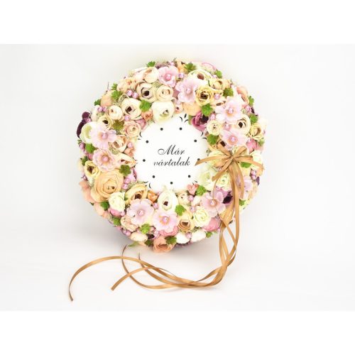 Díszes "Már vártalak" tábla koszorúra fehér 18cm