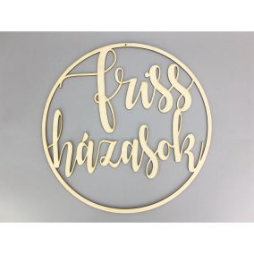   Natúr fa - "Friss házasok" felirat keretben  40cm