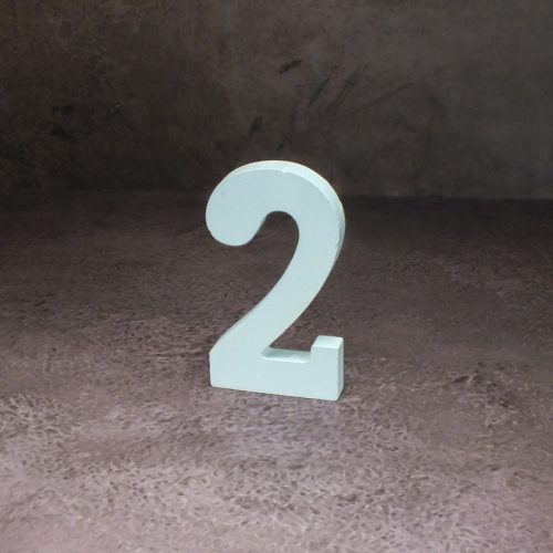 Fa asztalszámok fehér 2-es 1db/csomag