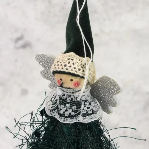 Zöld rojtos ruhás tündér