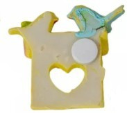 Dekoratív madárház figura szívvel – polirezin, 3,5 cm, romantikus dekoráció