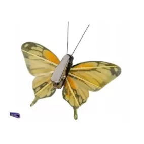   Dekoratív sárga-bézs pillangó csipesszel – 7 cm, meleg és természetes dekoráció