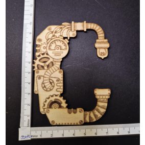   Dekoratív fa steampunk "C" betű - Kb. 8,5 × 10 cm