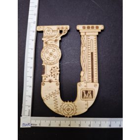   Dekoratív steampunk fa betű "U" – kb. 8,5 × 10 cm