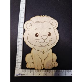   Dekoratív fa oroszlánfigura – szafari dekoráció, 6 × 9,5 cm