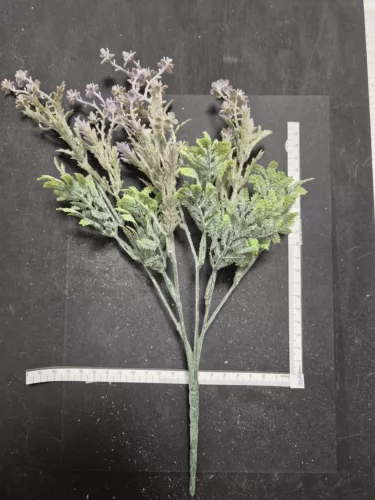 Többszínű díszág 25 cm – Rózsaszín, lila és zöld levelek művészi alkotásokhoz