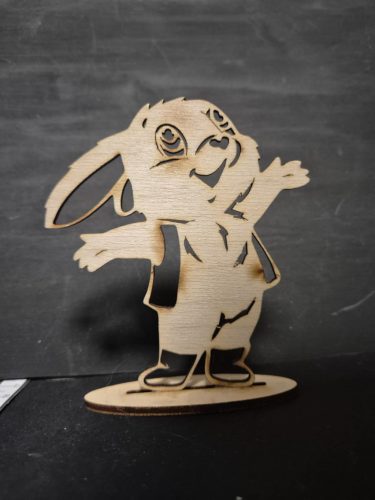 Talpon álló fa nyuszifigura (9x8 cm)