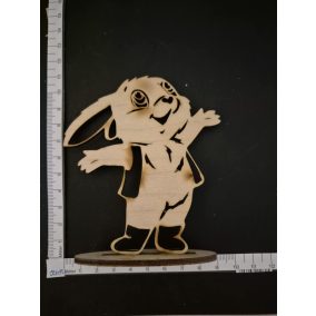 Talpon álló fa nyuszifigura (11x9 cm)